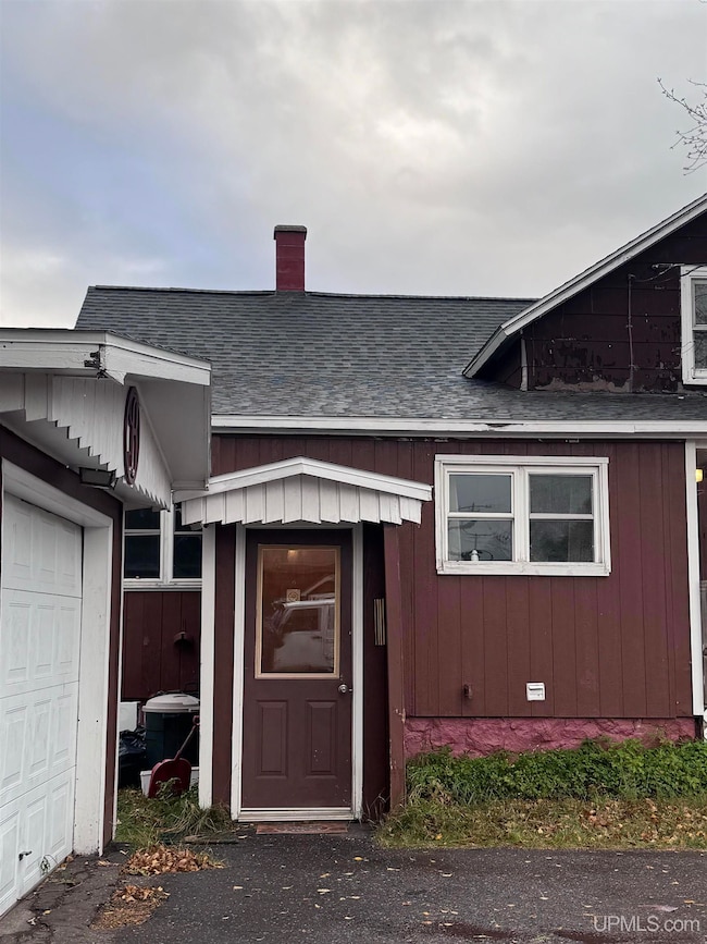 25829 Lake Linden Ave, Calumet, MI 49913 - photo 2