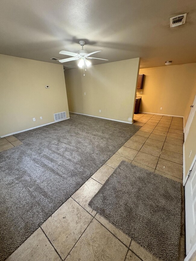 717 43rd St unit 719, Lubbock, TX 79404 - photo 2