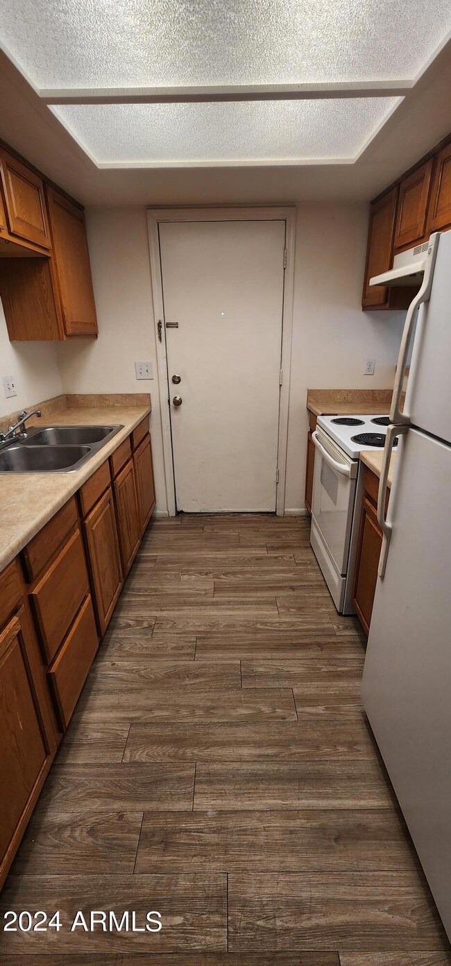 322 N Mcqueen Rd unit B, Chandler, AZ 85225 - photo 7