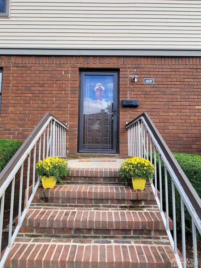 801 Maple Hill Dr, Woodbridge, NJ 07095 - photo 4