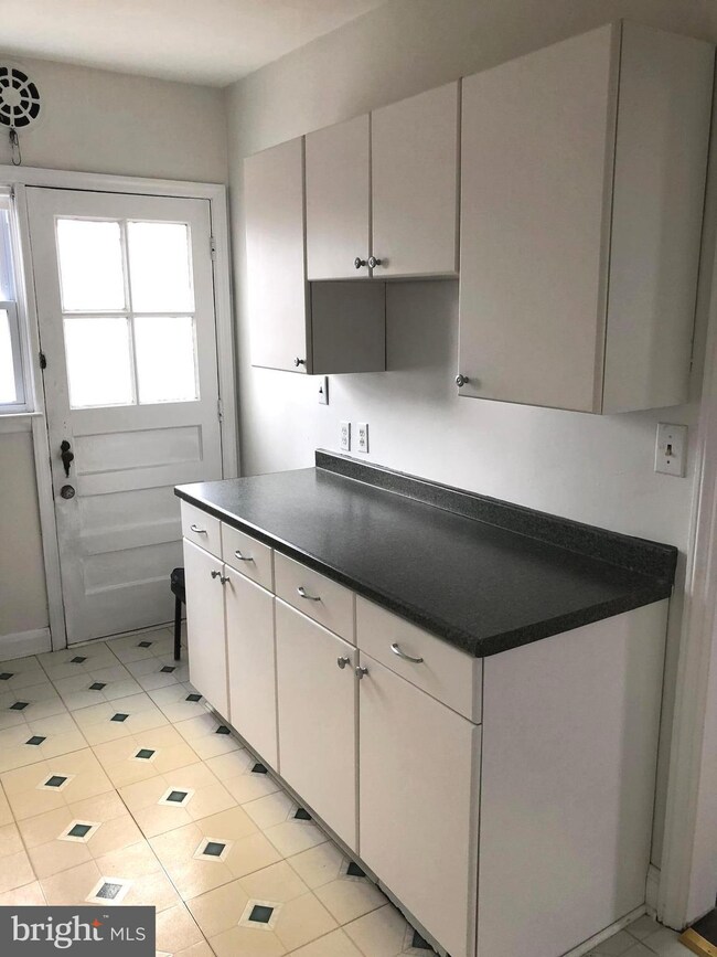 3601 Delverne Rd, Baltimore, MD 21218 - photo 3