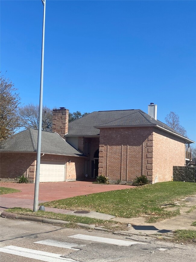 7634 Antoine Dr, Houston, TX 77088 - photo 4