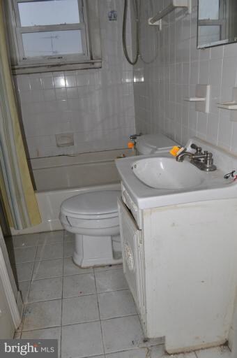 1023 Middlesex Rd, Essex, MD 21221 - photo 5