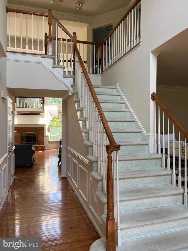 10854 Hunter Gate Way, Reston, VA 20194 - photo 4