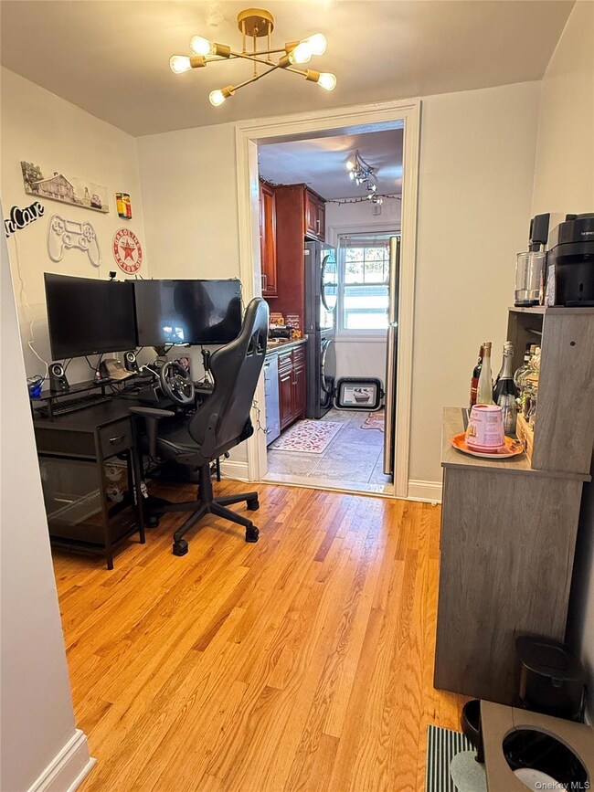 22411 Kingsbury Ave unit A, Oakland Gardens, NY 11364 - photo 7