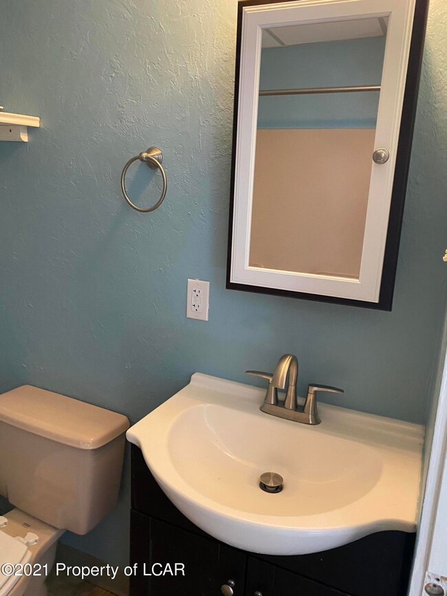 125 Carpenter Rd, Harveys Lake, PA 18618 - photo 3