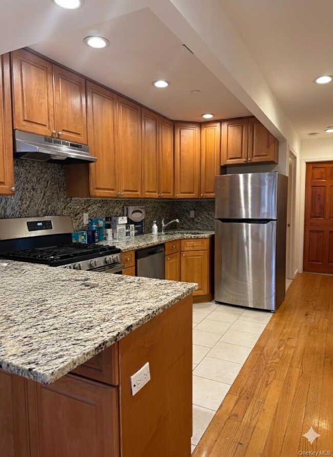 4033 191st St unit Floor 1, Flushing, NY 11358 - photo 4