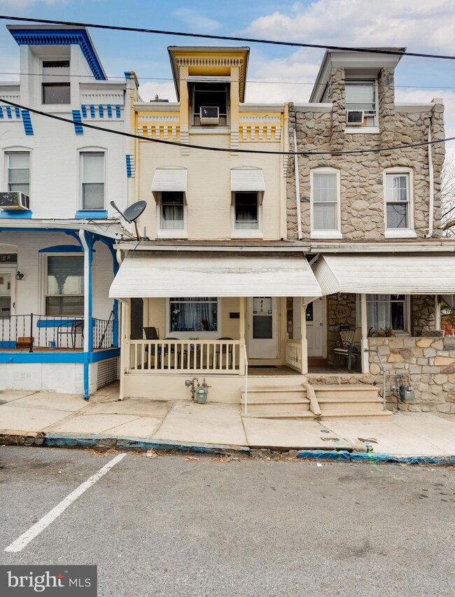 815 Pear St, Reading, PA 19601 - photo 2