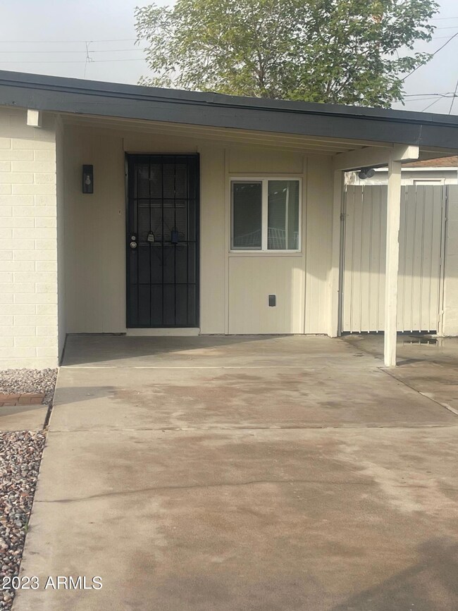 2332 N 48th Dr, Phoenix, AZ 85035 - photo 4