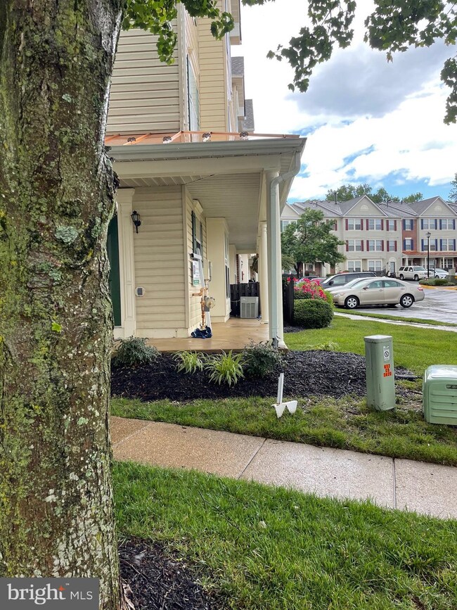 9230 Deer Crossing unit 35, Lorton, VA 22079 - photo 3