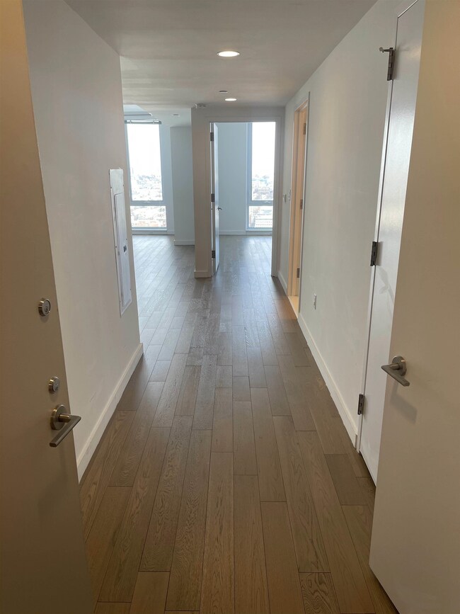 25 Park Ln S unit PH03, Jersey City, NJ 07310 - photo 2