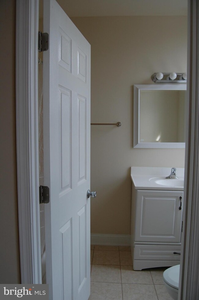 1226 Saint Paul St unit 2ND FLOOR, Baltimore, MD 21202 - photo 5