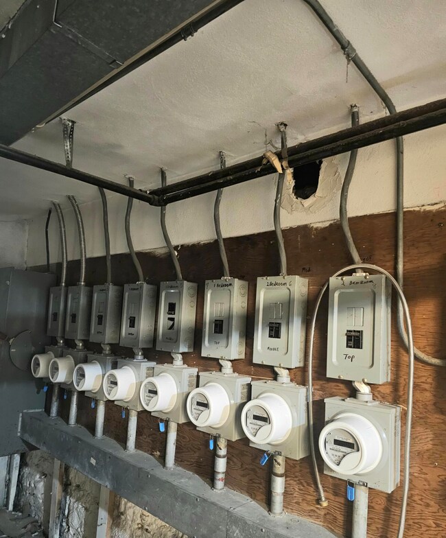 1322 5th Ave S, La Crosse, WI 54601 - photo 6