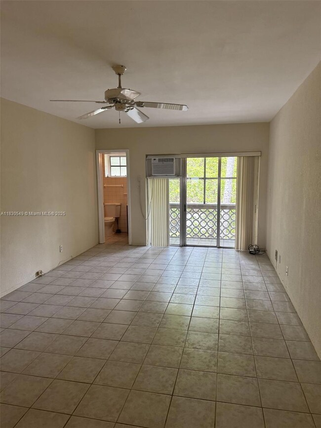 6580 Santona St unit A34, Coral Gables, FL 33146 - photo 3
