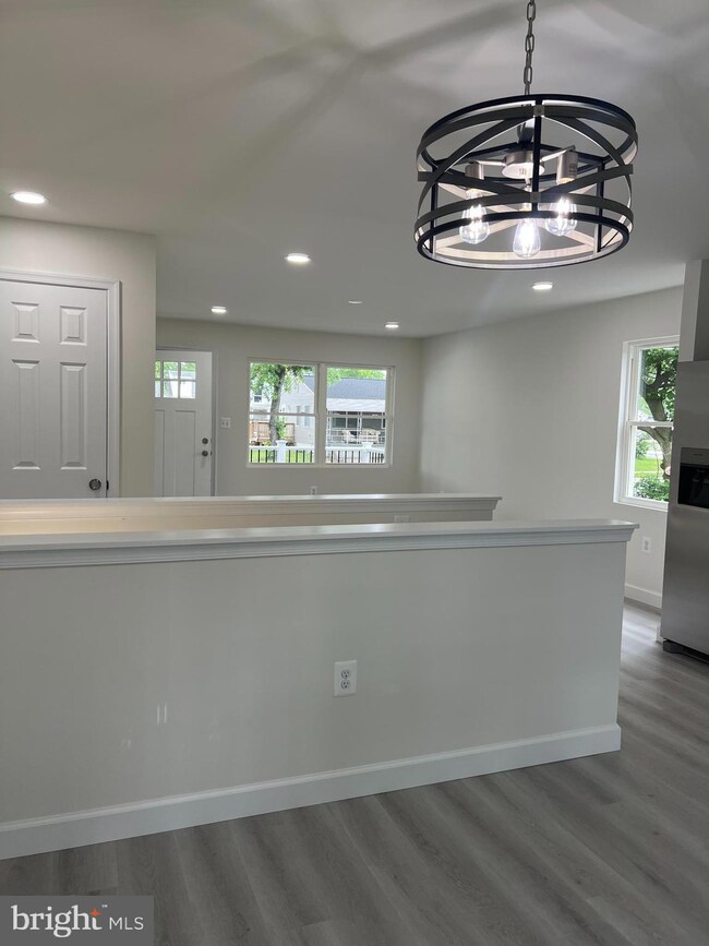 202 Hollywood Ct, Glen Burnie, MD 21060 - photo 7