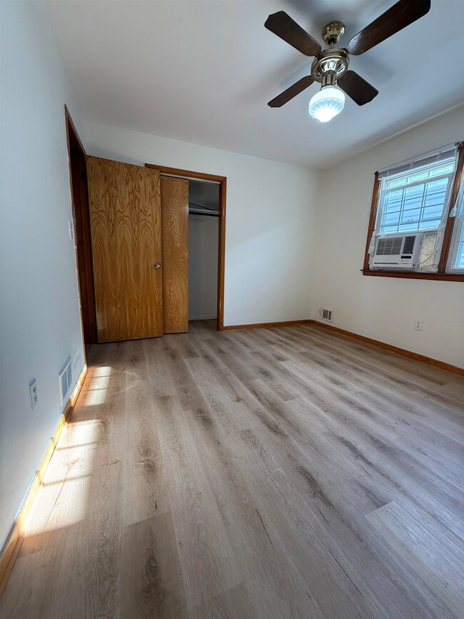 106 Lord Ave unit 2nd floor, Bayonne, NJ 07002 - photo 2