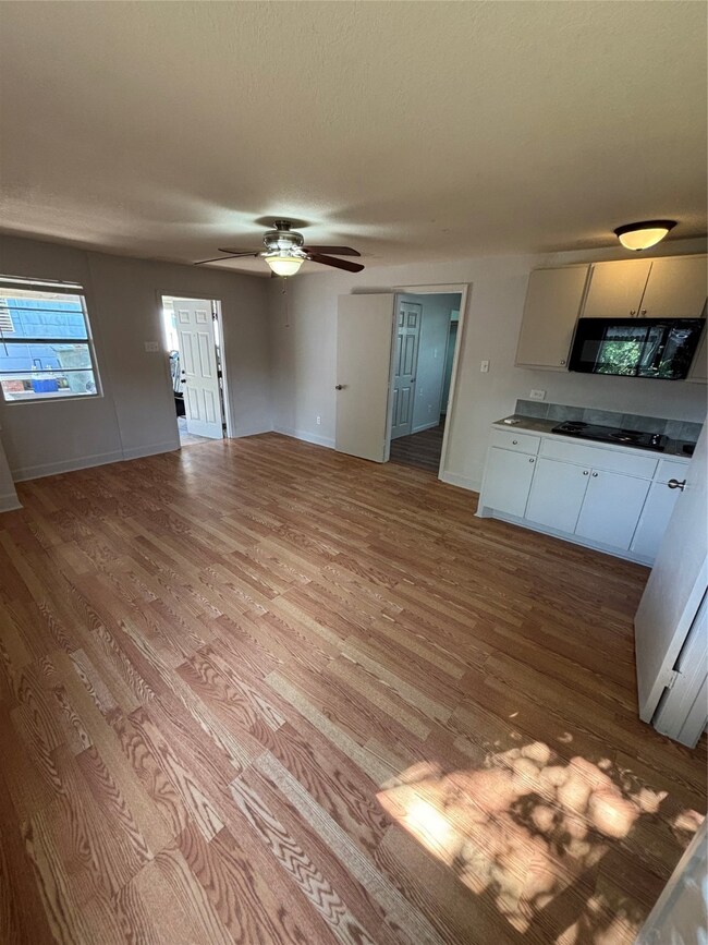 5520 Menard Ave unit 2, Galveston, TX 77551 - photo 3