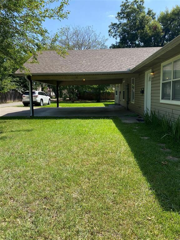 1201 S Travis St, Sherman, TX 75090 - photo 3