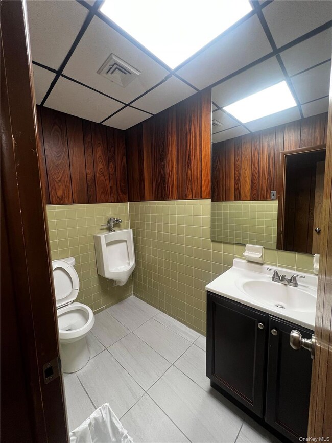 6938 Myrtle Ave, Glendale, NY 11385 - photo 7