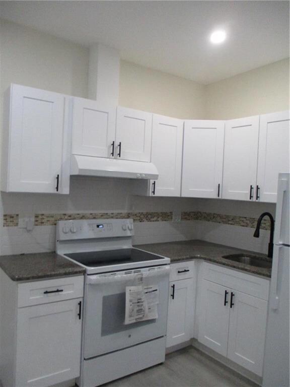 cabinets & stove