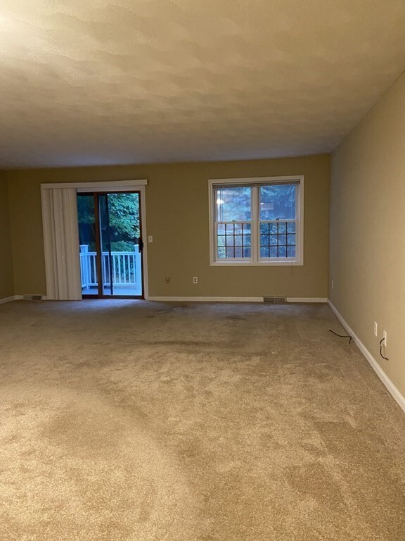 148 Laurelwood Dr unit 148, Hopedale, MA 01747 - photo 3