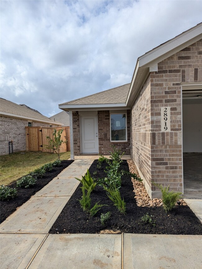 28919 Texas Sparrow Ln, Hockley, TX 77447 - photo 2