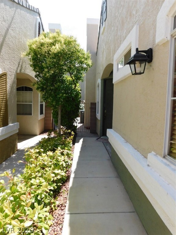 Walk-up front entry