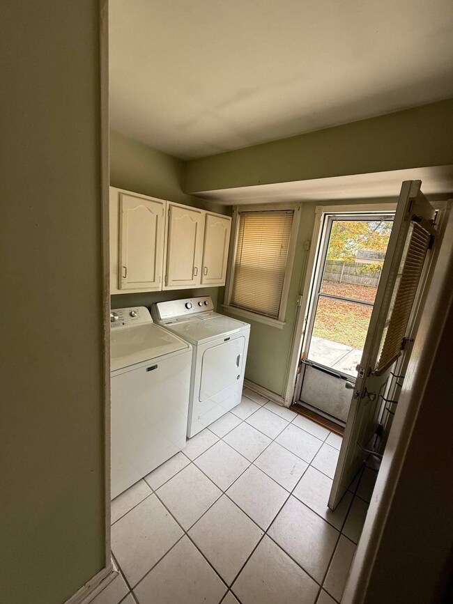 23337 Williams Ave, Euclid, OH 44123 - photo 5