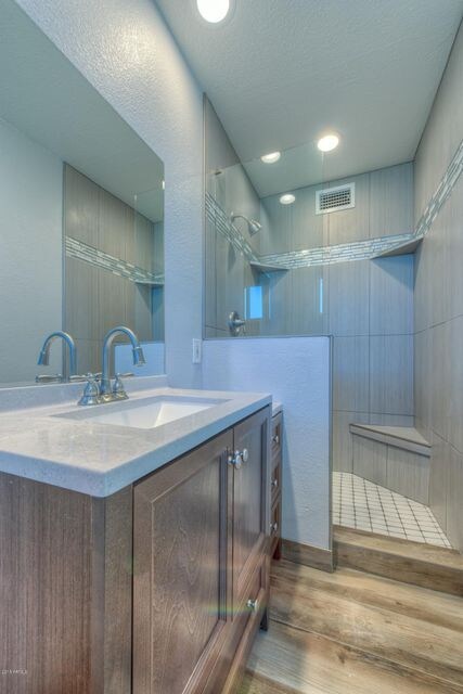 009_Master Bath
