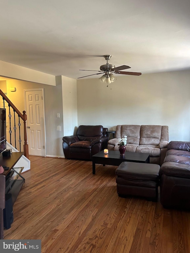 10030 Wood Sorrels Ln, Burke, VA 22015 - photo 5