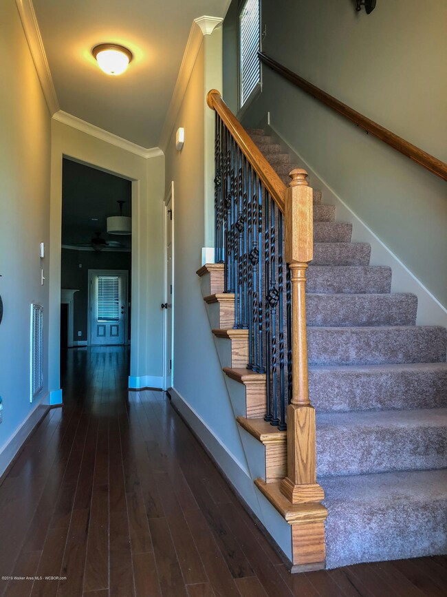 Foyer/Stairway