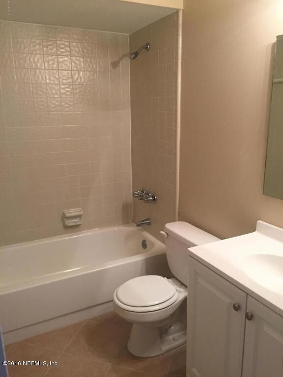 7668 Melissa Ct N, Jacksonville, FL 32210 - photo 5