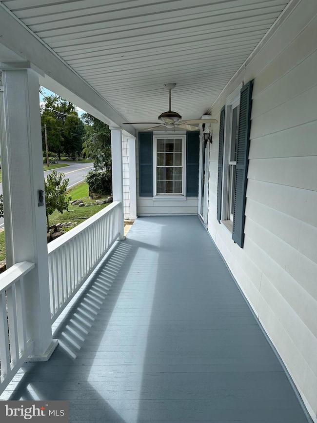 422 Mechanic St, Luray, VA 22835 - photo 3