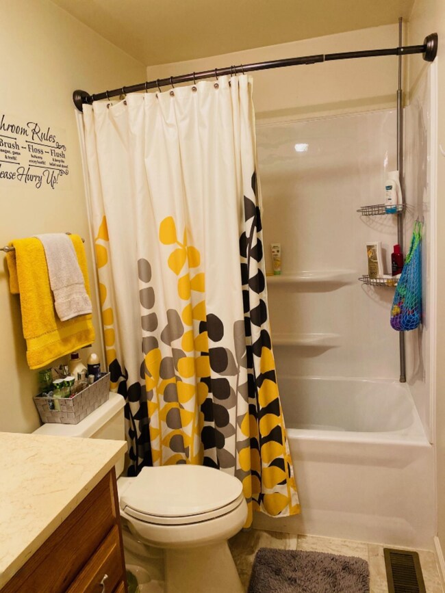 1215 S Fair Oaks Bathroom2