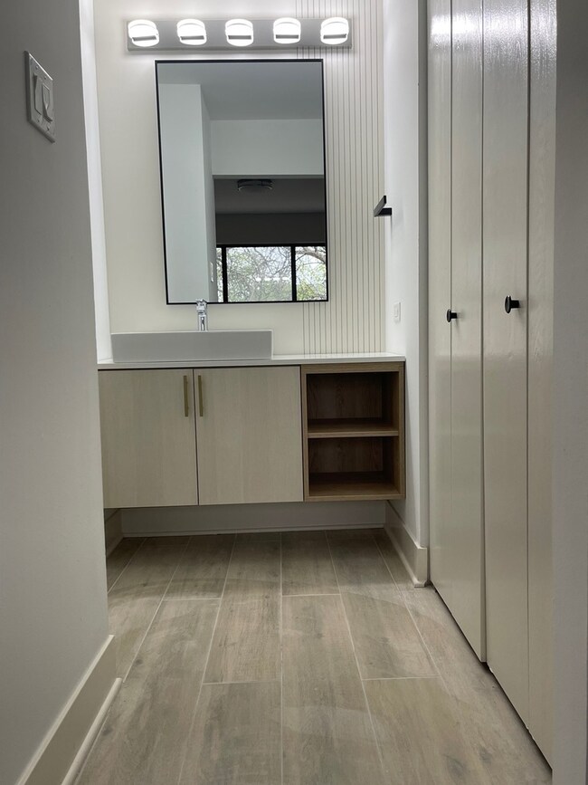 18621 Golfview Dr, Hazel Crest, IL 60429 - photo 7