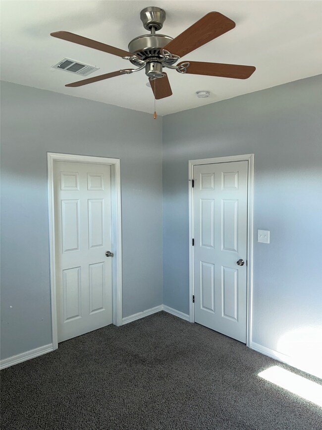 8626 Williamsdell St unit B, Houston, TX 77088 - photo 4