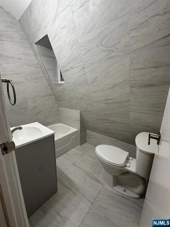 65 Lincoln Place unit 2, Garfield, NJ 07026 - photo 7