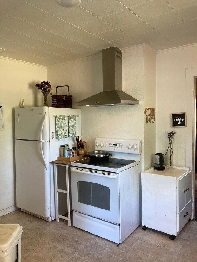 4688 Thompson Ave, Klamath Falls, OR 97603 - photo 7