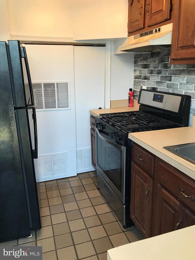 2844 Iverson St unit 106, Temple Hills, MD 20748 - photo 6