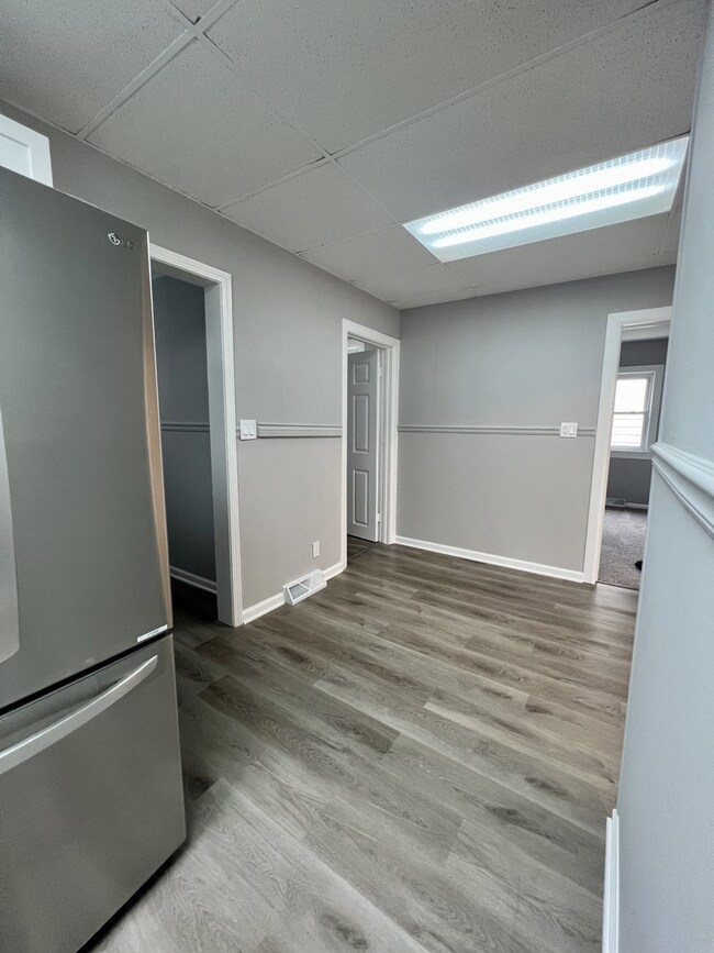 133 N Orchard Ave, Waukegan, IL 60085 - photo 6