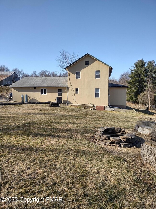 67 E Sterling Rd, Newfoundland, PA 18445 - photo 5