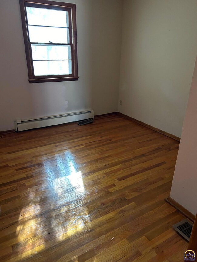 2936 SW Wayne Ave, Topeka, KS 66611 - photo 7