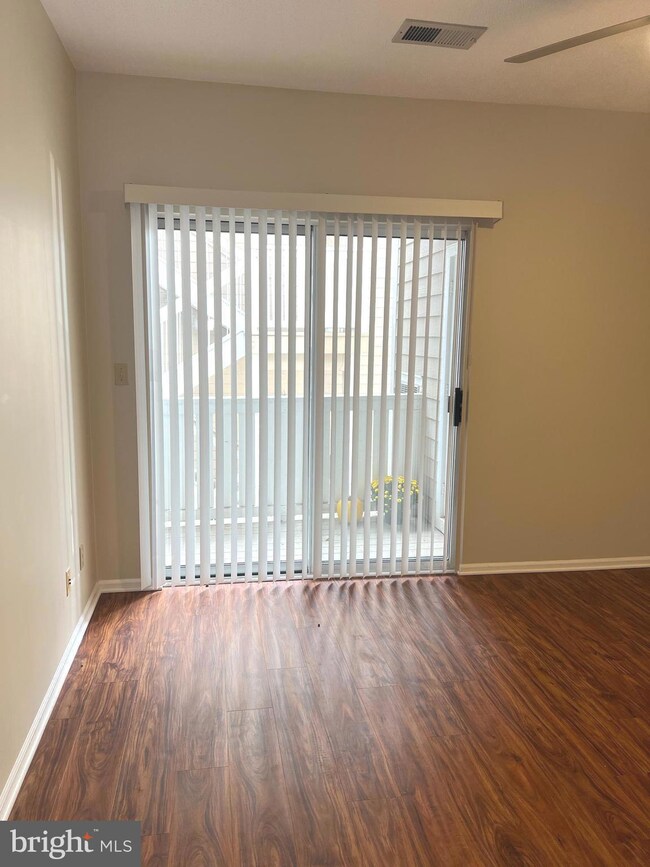 14322 Climbing Rose Way unit 204, Centreville, VA 20121 - photo 6