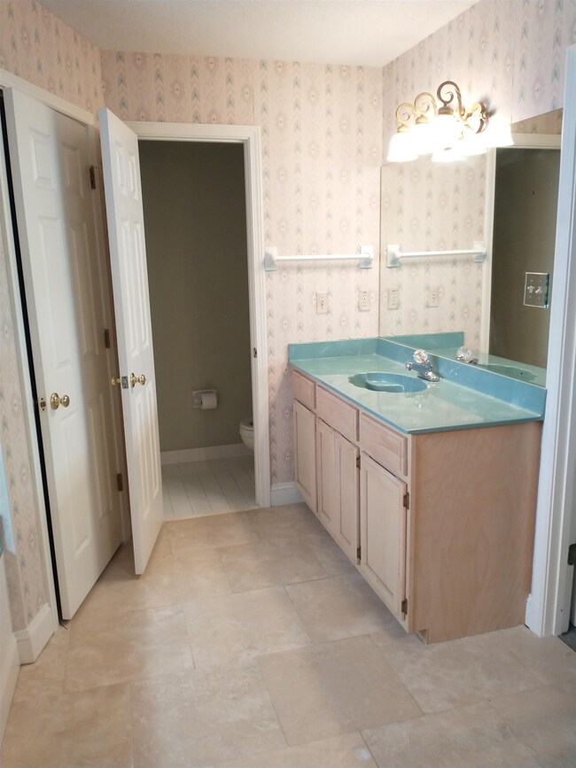 Heated Tile Floor, 2 Walk-in Closets, Two Sinks