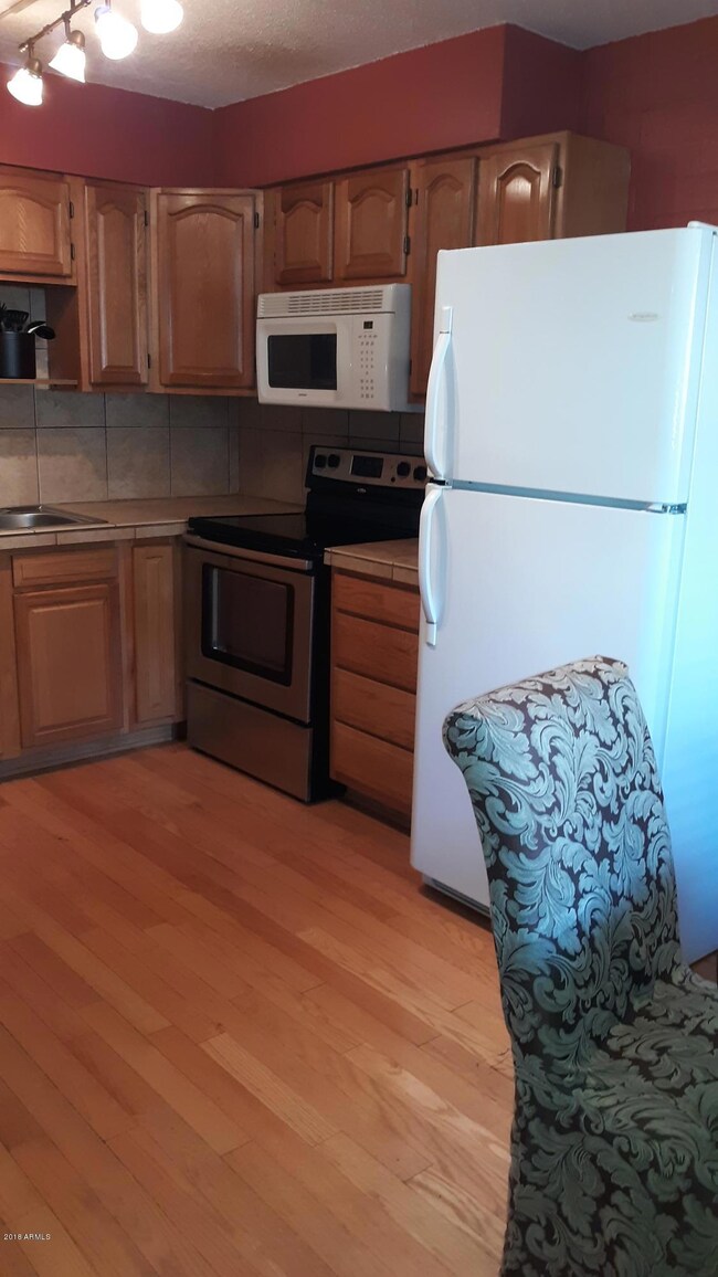 Kitchen-Lighting- Fridge