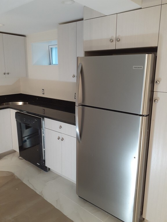 131 Lynnfield St unit 1b, Peabody, MA 01960 - photo 2