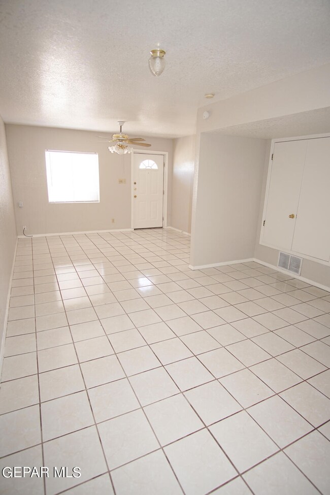 2630 Mountain Ave unit B, El Paso, TX 79930 - photo 6