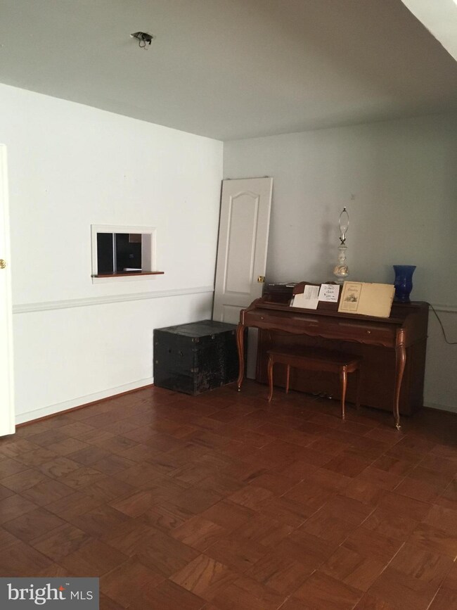 1138 Mchenry Dr, Glen Burnie, MD 21061 - photo 7