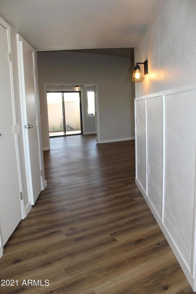 10513 W Ocotillo Dr, Sun City, AZ 85373 - photo 7