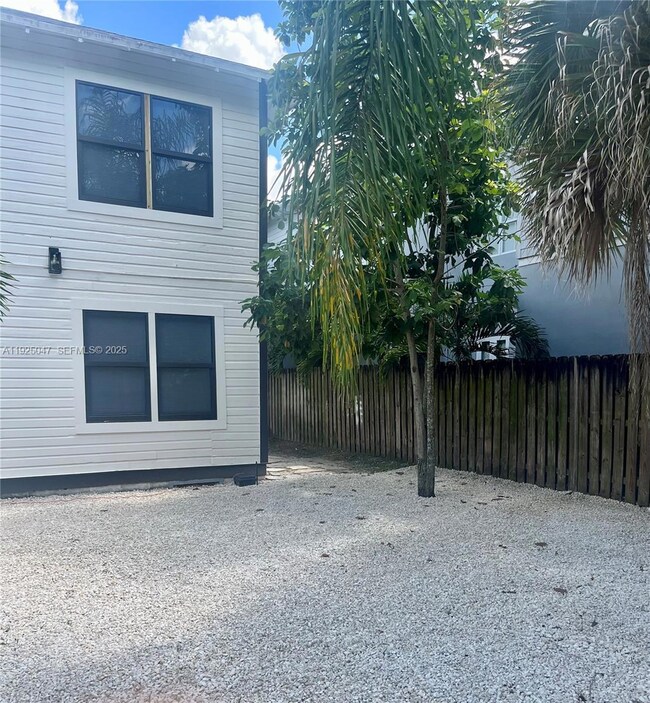 842 Himmarshee St unit 2, Fort Lauderdale, FL 33312 - photo 4